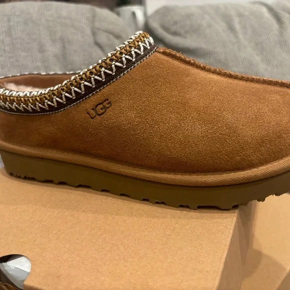 Brand new women’s Tasman Uggs size 6 chestnut. In original box and packa… - Picture 4 of 15